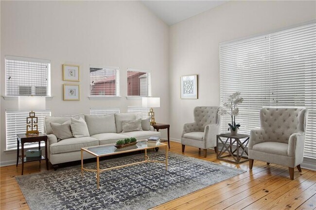 Building Photo - 1720 Nicholson Dr