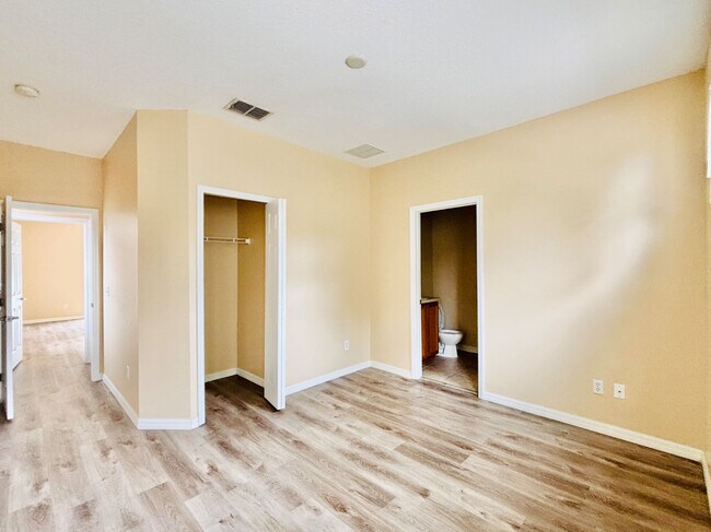 Building Photo - 1707 Retreat Cir