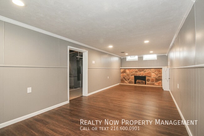 Building Photo - 11912 Derby Rd