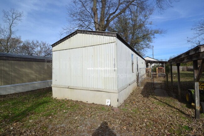 Building Photo - 11049 Stephens Rd