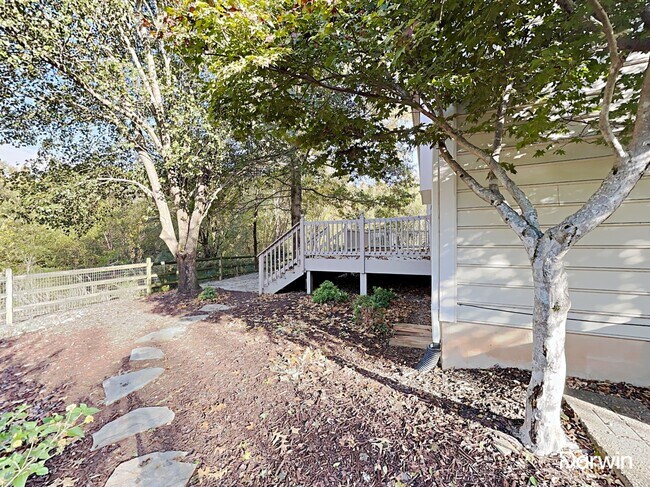 Building Photo - 1015 Clearbrook Road, Matthews, NC 28105