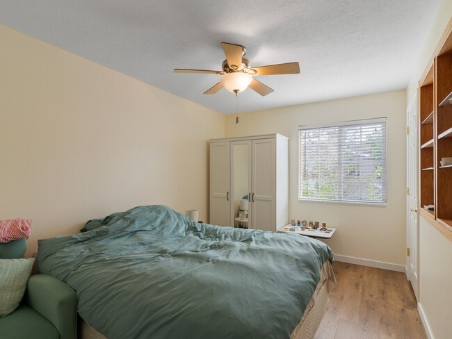 Building Photo - 1546 W Compass Pt Ln