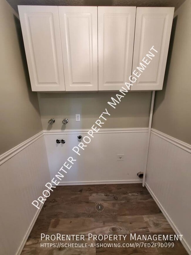 Building Photo - 3585 N 275 E