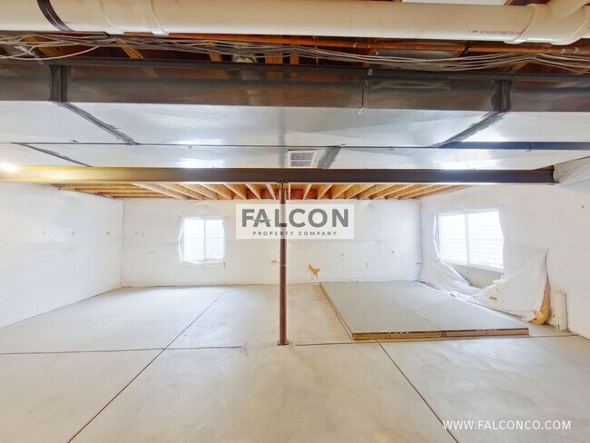 Building Photo - 6627 Silverwind Cir