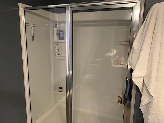 Building Photo - 32918 Rebecca Ln