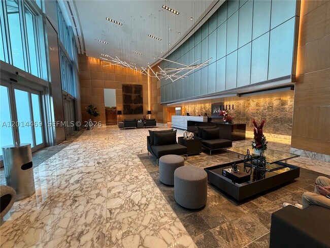 Building Photo - 1331 Brickell Bay Dr