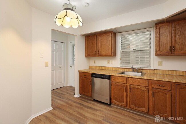 Building Photo - 123 Concordia Cir