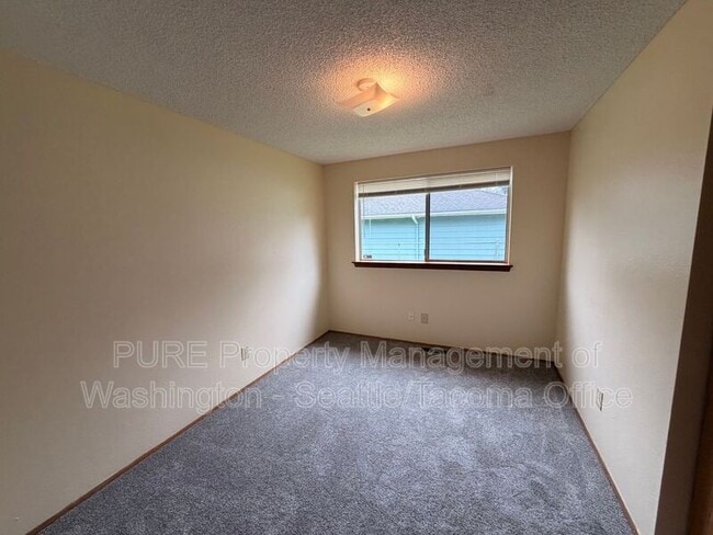 Building Photo - 9017 Wildwood Ave SW