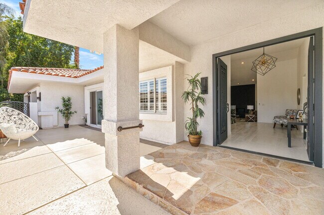 Building Photo - 47215 Heliotrope Dr
