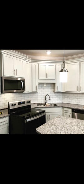 Building Photo - 358 Kara Ln