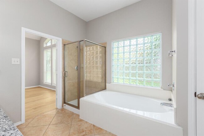 Building Photo - 13039 Golden Water Ct