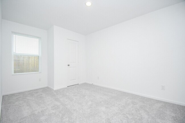 Building Photo - 923 Capracotta Dr
