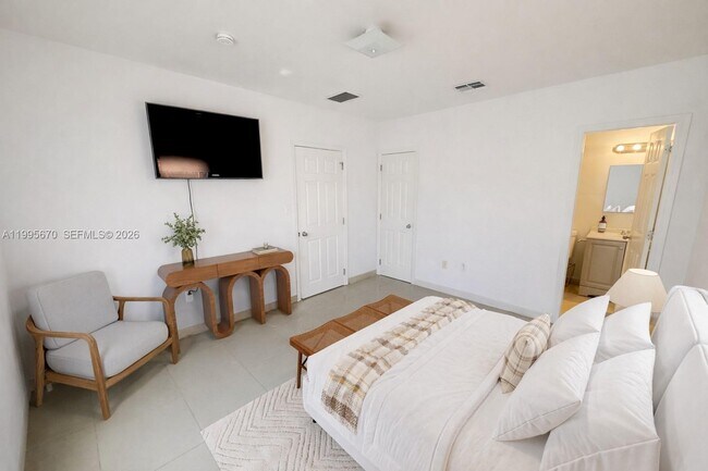 Building Photo - 2157 NW 28th St