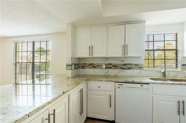 Building Photo - 2450 Heron Terrace