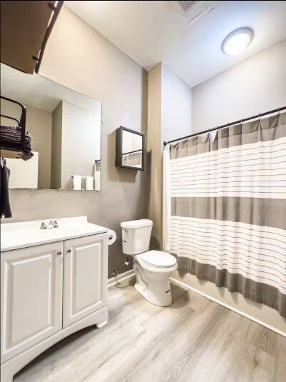 Building Photo - 805 Scott St