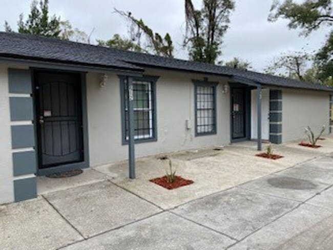 2BR/1BA TRIPLEX LOCATED DOWNTOWN ORLANDO - 2BR/1BA  TRIPLEX LOCATED DOWNTOWN ORLANDO
