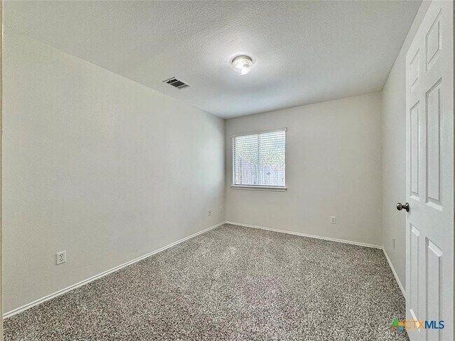 Building Photo - 916 Gentry Dr