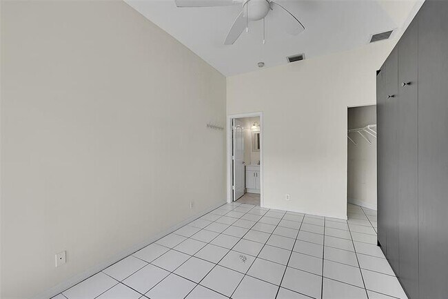 Building Photo - 6331 NW 58th Way