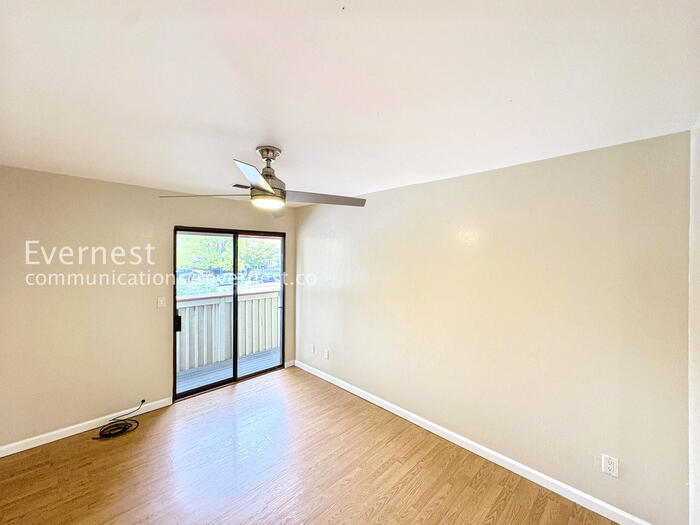 Building Photo - 2520 Walters Way