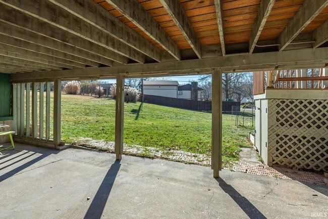 Building Photo - 1900 E Windsor Dr
