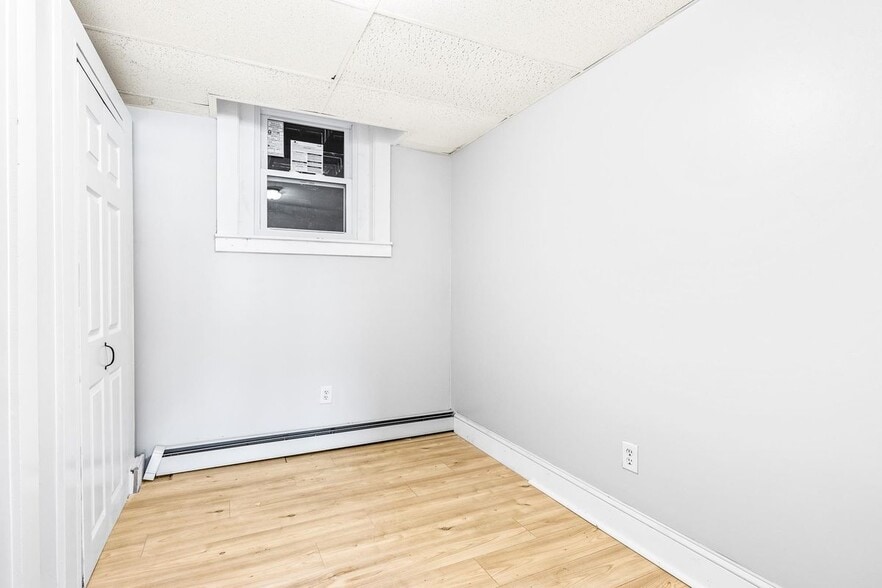 Building Photo - 547 White Mountain Hwy