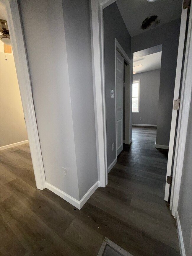 Building Photo - 27 E Rittenhouse St