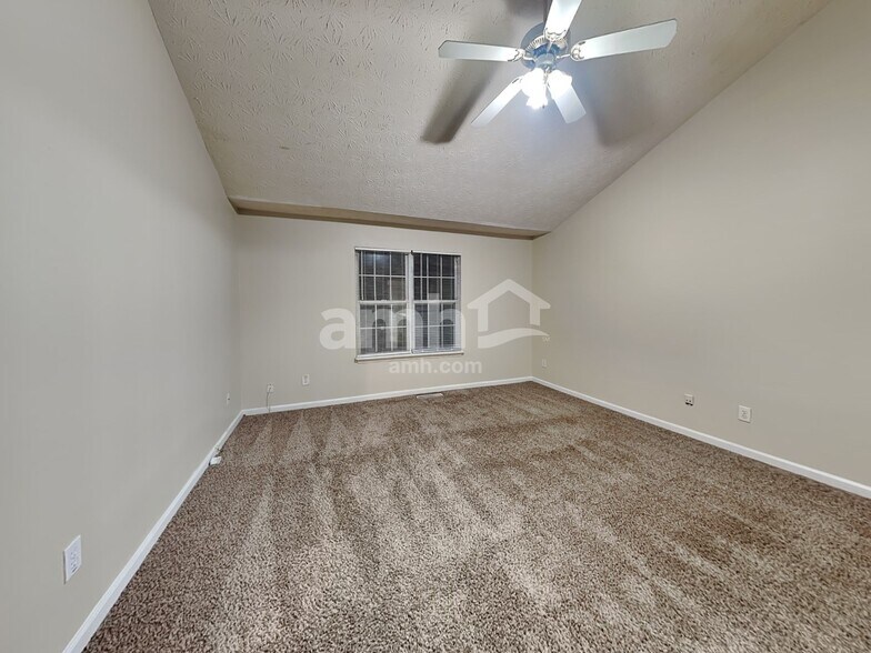 Building Photo - 2717 Oak Meadow Ln