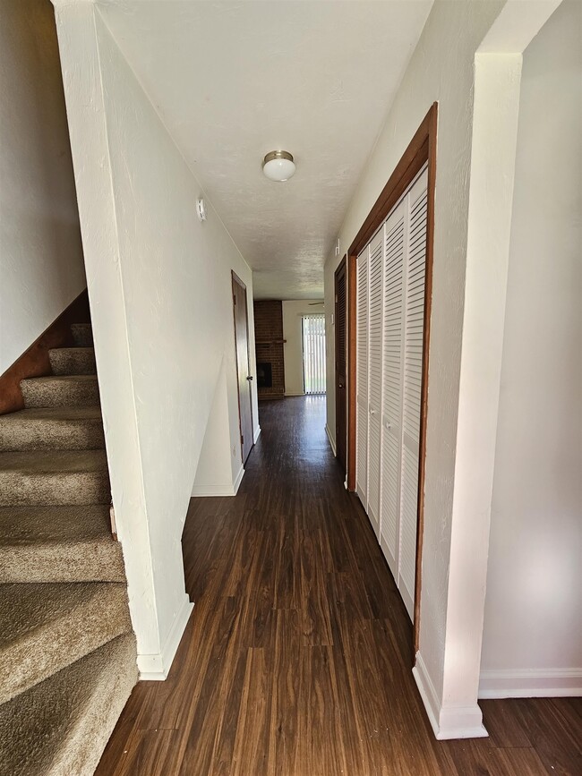 Building Photo - 196 Locke St