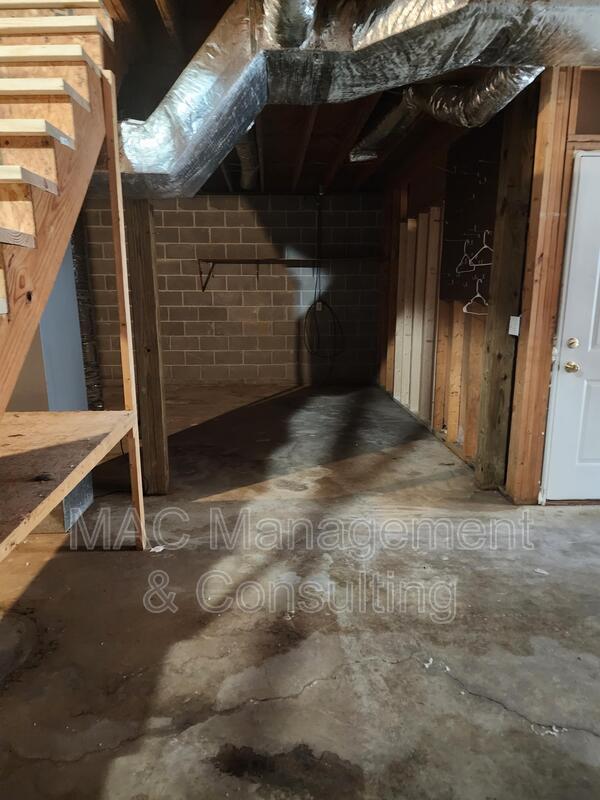 Building Photo - 143 W Gate Dr