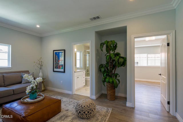 Building Photo - 305 S Arroyo Dr