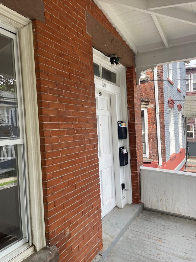 Building Photo - 30 Conklin St