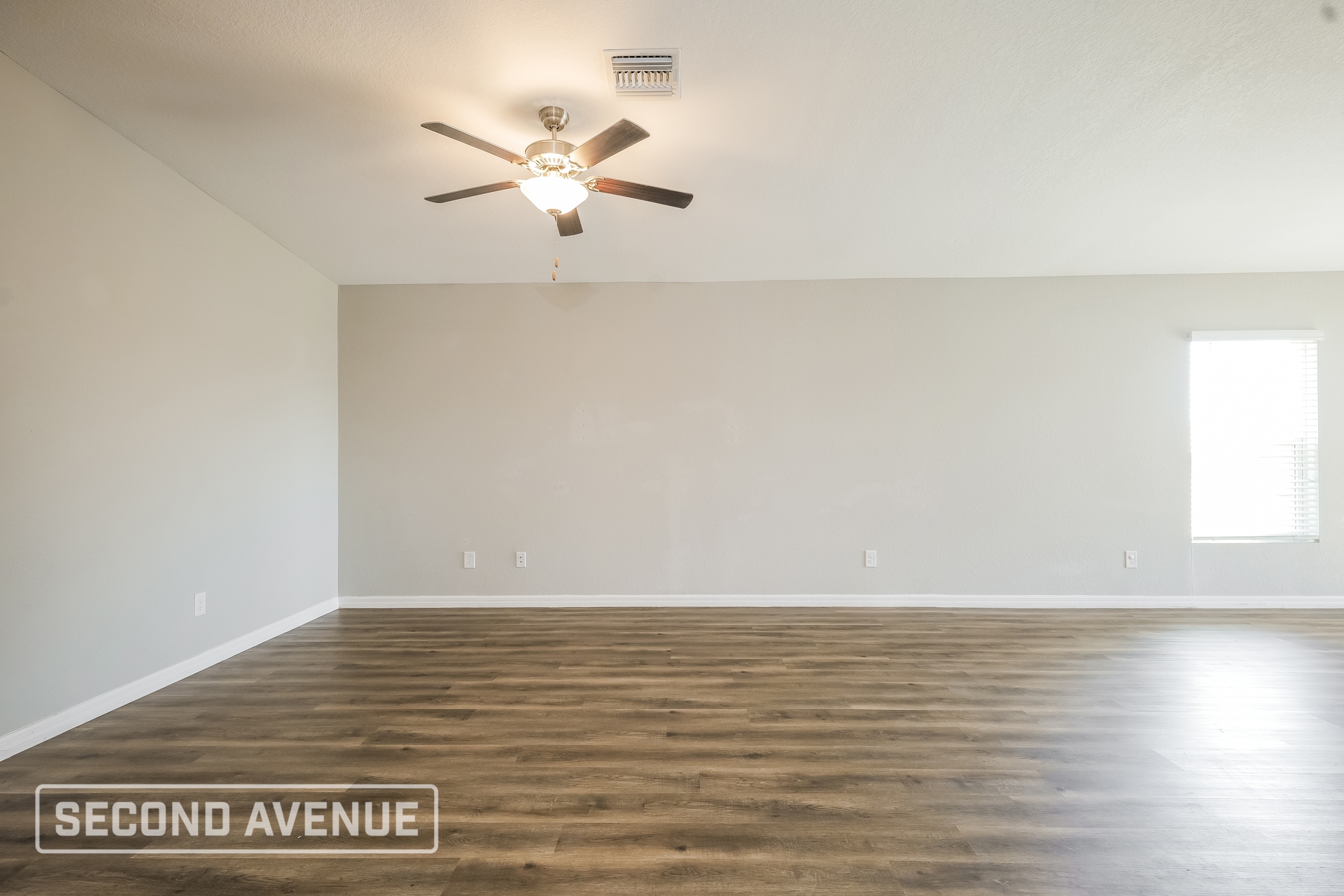 Building Photo - 930 NE 16th Terrace