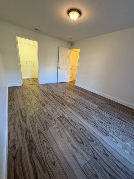Building Photo - 3548 Oakmonte Blvd