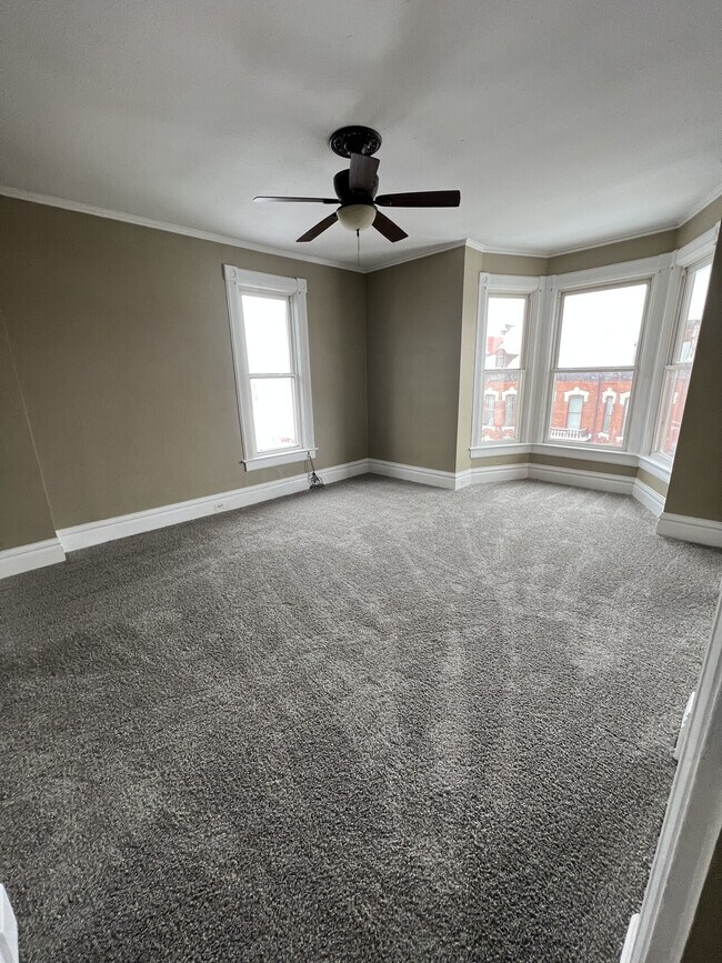 Building Photo - 1131 Main Street