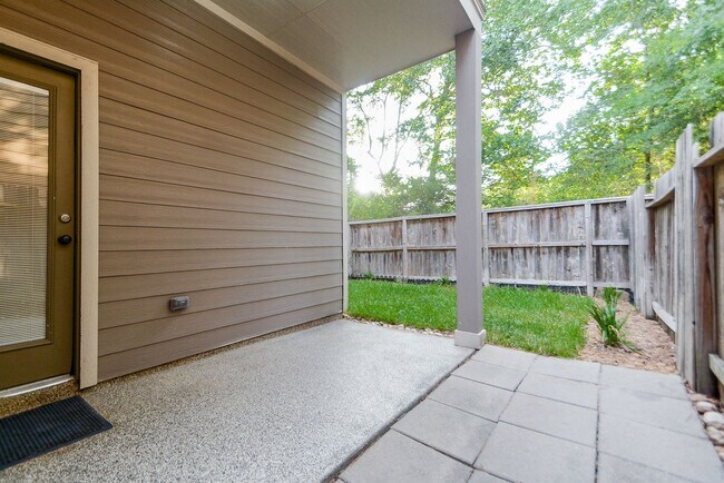 Building Photo - 22 Cheswood Manor Drive