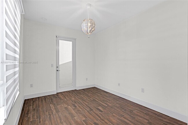 Building Photo - 10426 NW 64th Terrace