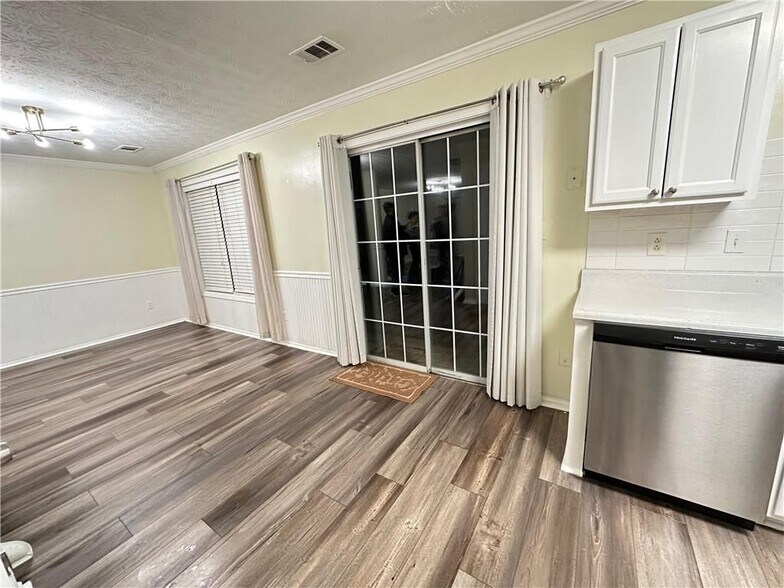 Building Photo - 1936 Patterson Park Pl