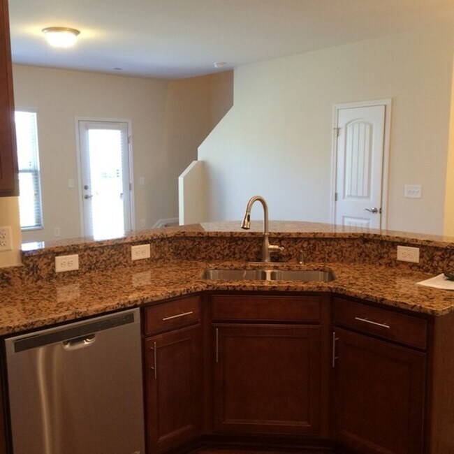 Building Photo - 111 Tuftin Dr