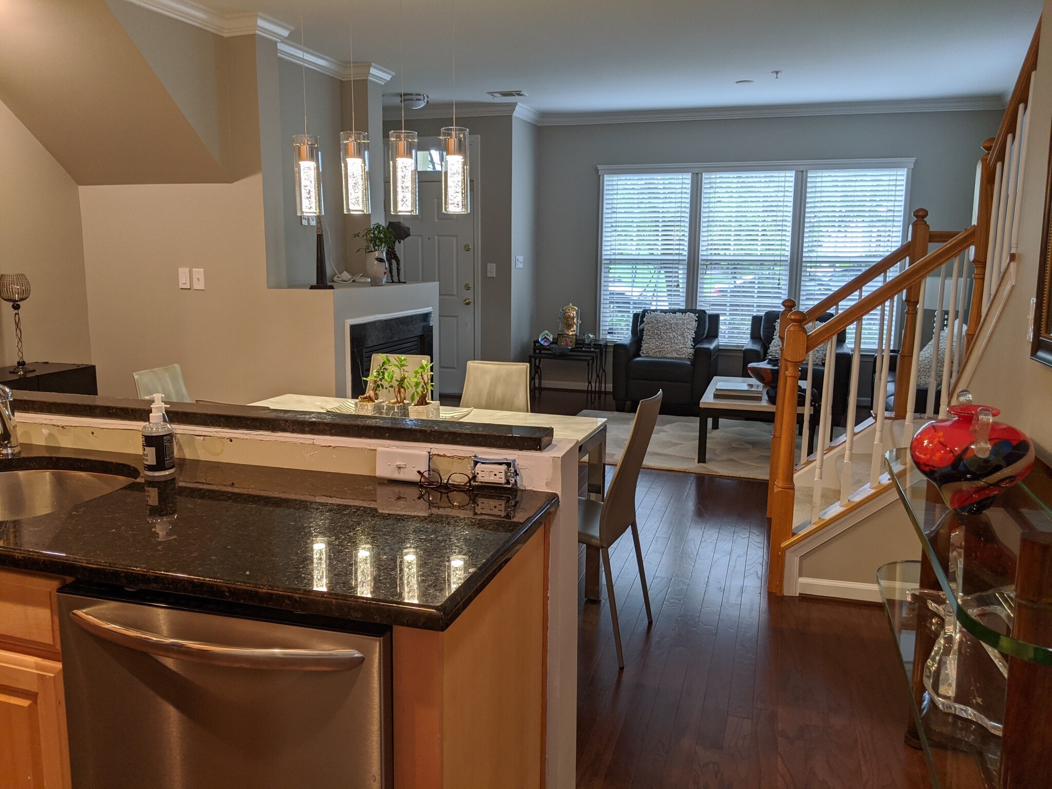 Family Room / Kitchen - 316 Cross Green St