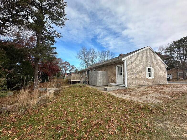 Building Photo - 45 Bernard St