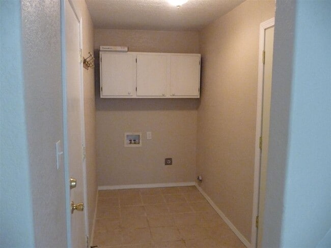 Building Photo - 2205 NW 46th St