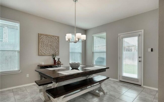 Building Photo - 109 Muenster Dr