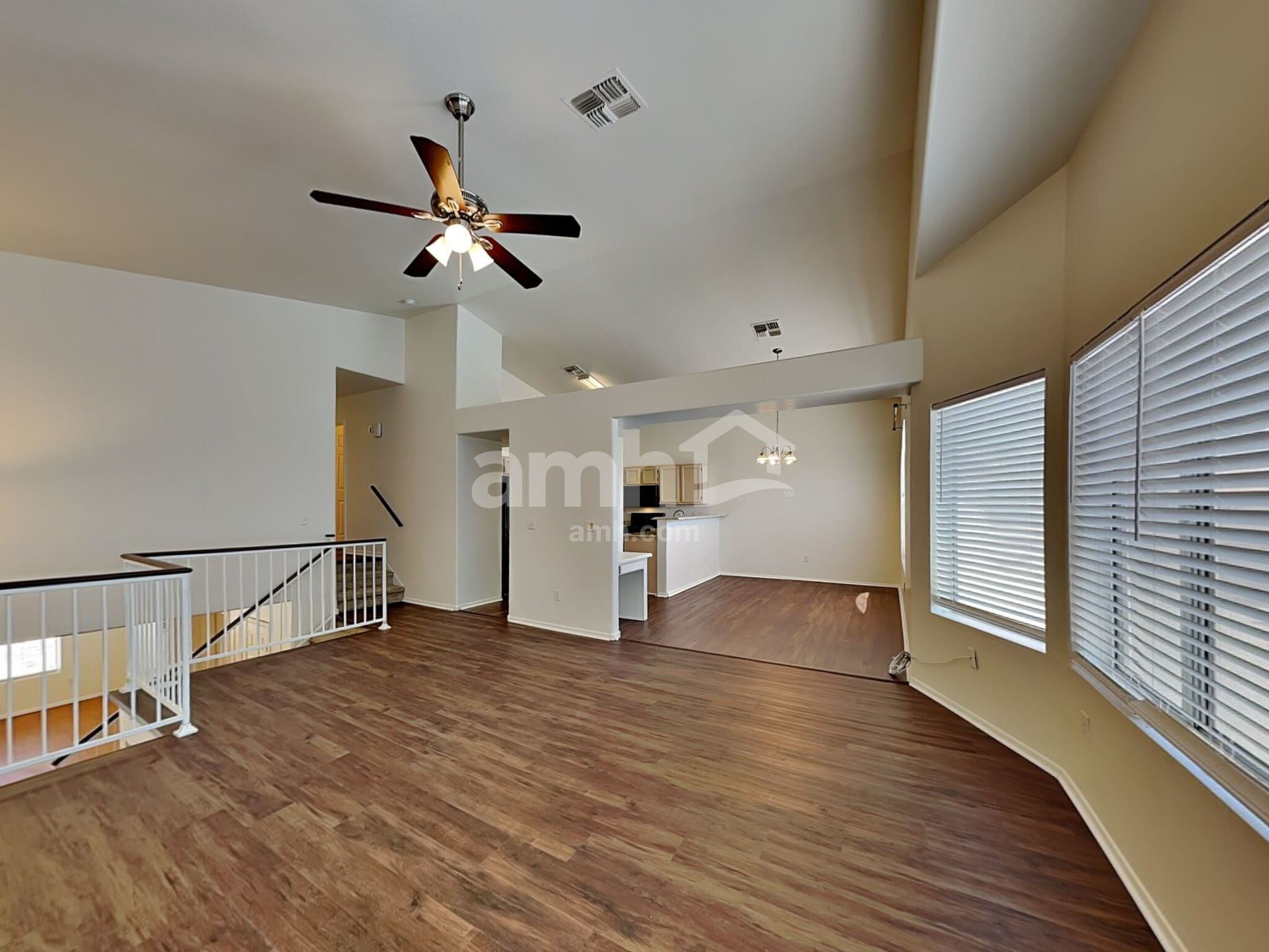 Building Photo - 539 S Apache Dr