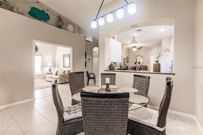 Building Photo - 323 Monaco Dr