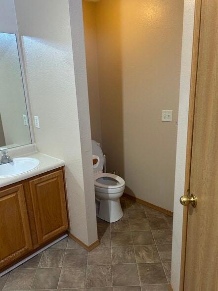 Building Photo - 3830 S Keystone Ave