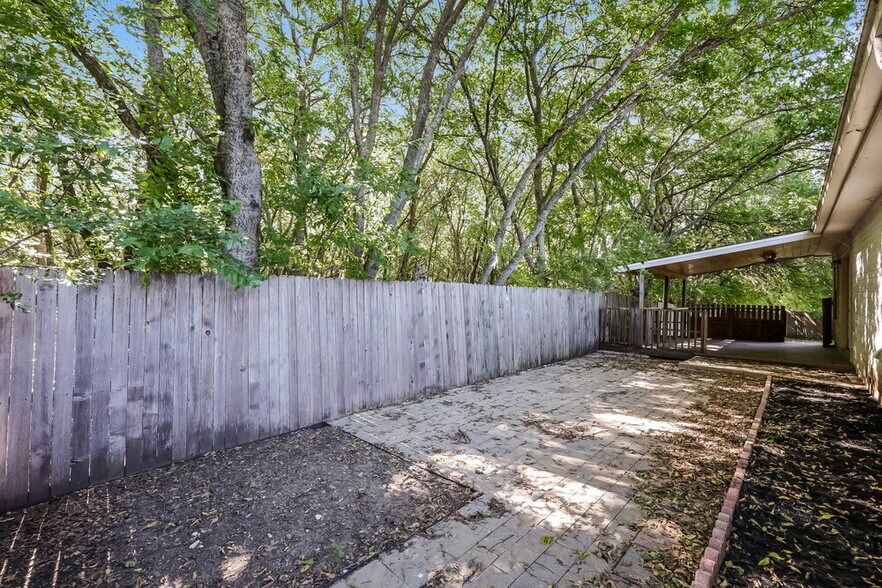 Building Photo - 5807 Diamond Oaks Ct