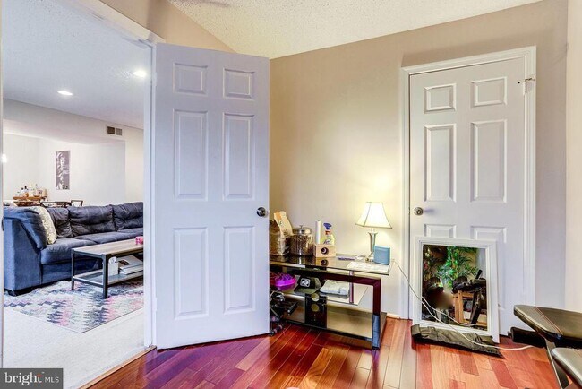Building Photo - 7761 Inversham Dr