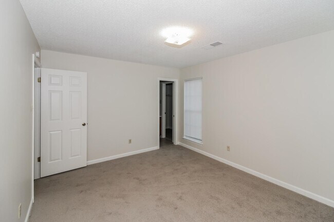 Building Photo - 2563 Country Trail Dr