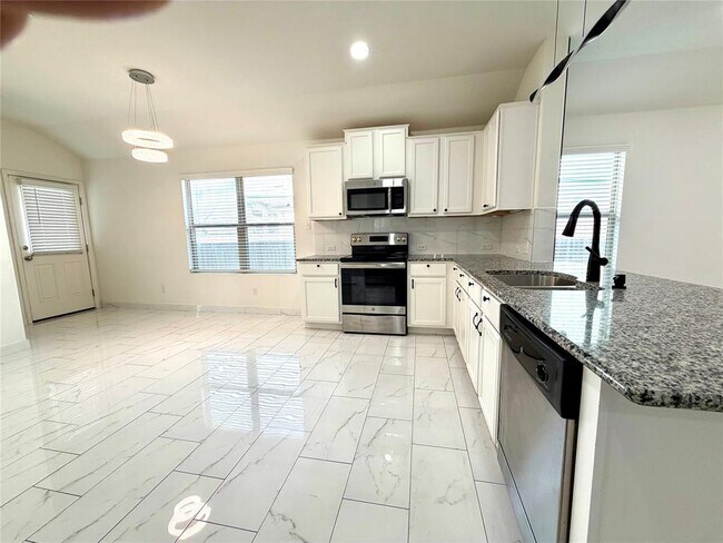 Building Photo - 216 Star Pass