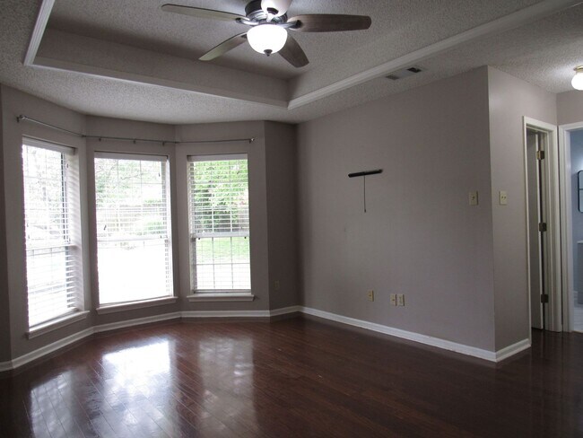 Building Photo - contact Peggy 501 676 1758  NO POOL